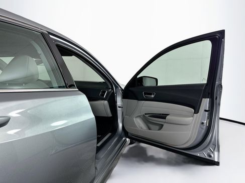Used 2019 Acura TLX image 31