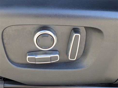 Used 2021 Land Rover Discovery Sport SE image 14