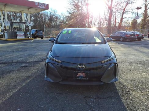 Used 2021 Toyota Prius Prime LE image 2