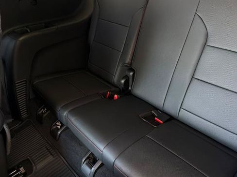 New 2026 Chevrolet Traverse RS w/ LPO, Floor Liner Package AWD/4WD image 16
