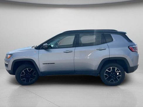 Used 2019 Jeep Compass Trailhawk AWD/4WD image 9