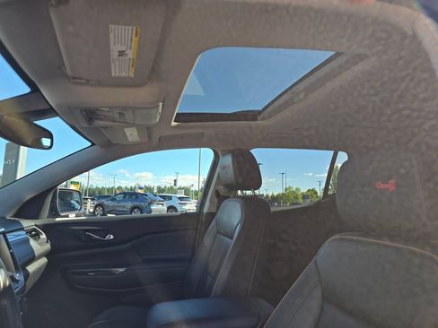 Used 2022 GMC Acadia AT4 w/ Technology Package AWD/4WD image 13