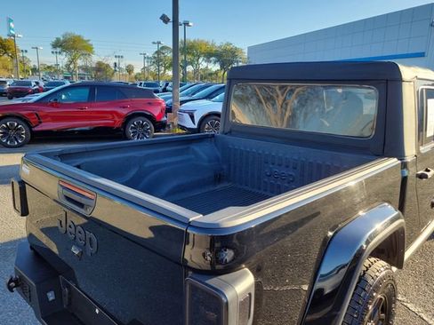 Used 2023 Jeep Gladiator Sport image 6