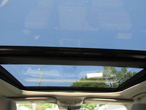 Used 2019 Ford Expedition Max XLT w/ Equipment Group 202A AWD/4WD image 24
