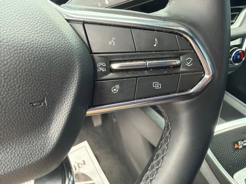 Used 2025 Chevrolet Equinox LT w/ Convenience Package II AWD/4WD image 9