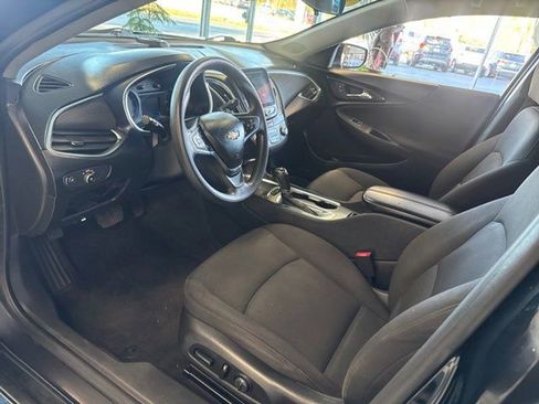 Used 2020 Chevrolet Malibu LT image 9
