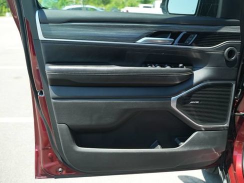Used 2024 Jeep Wagoneer Series II w/ Flexible Seating Group AWD/4WD image 14