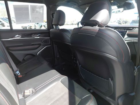 Used 2022 Jeep Grand Cherokee Trailhawk image 31