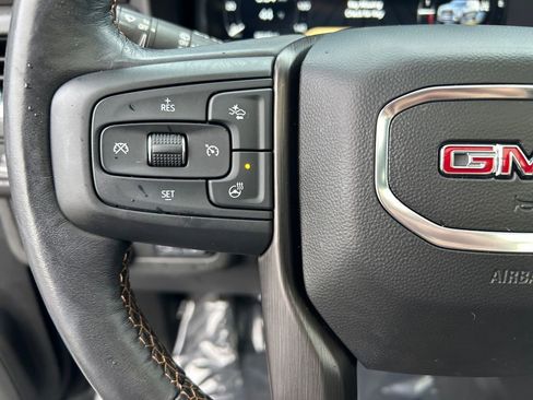 Used 2022 GMC Yukon AT4 w/ Technology Package image 17