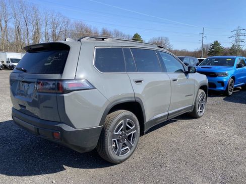 New 2026 Jeep Cherokee Laredo image 3