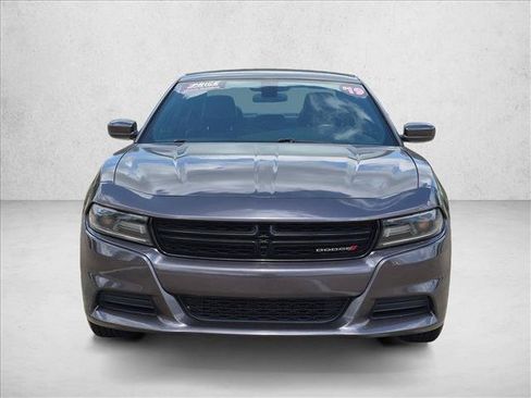 Used 2019 Dodge Charger SXT w/ Leather Interior Group RWD image 2