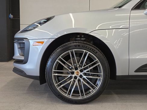 Certified 2026 Porsche Macan AWD/4WD image 9