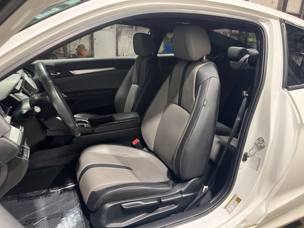 Used 2018 Honda Civic Touring image 18