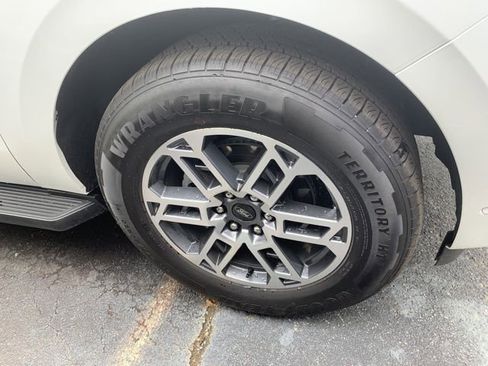 New 2025 Ford Expedition Active RWD image 37