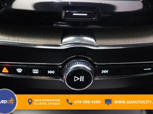 Used 2019 Volvo XC60 T8 Inscription w/ Advanced Package image 22