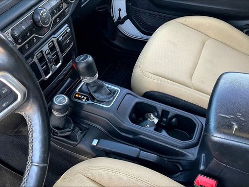 Used 2020 Jeep Gladiator Sport w/ Quick Order Package 24S image 17