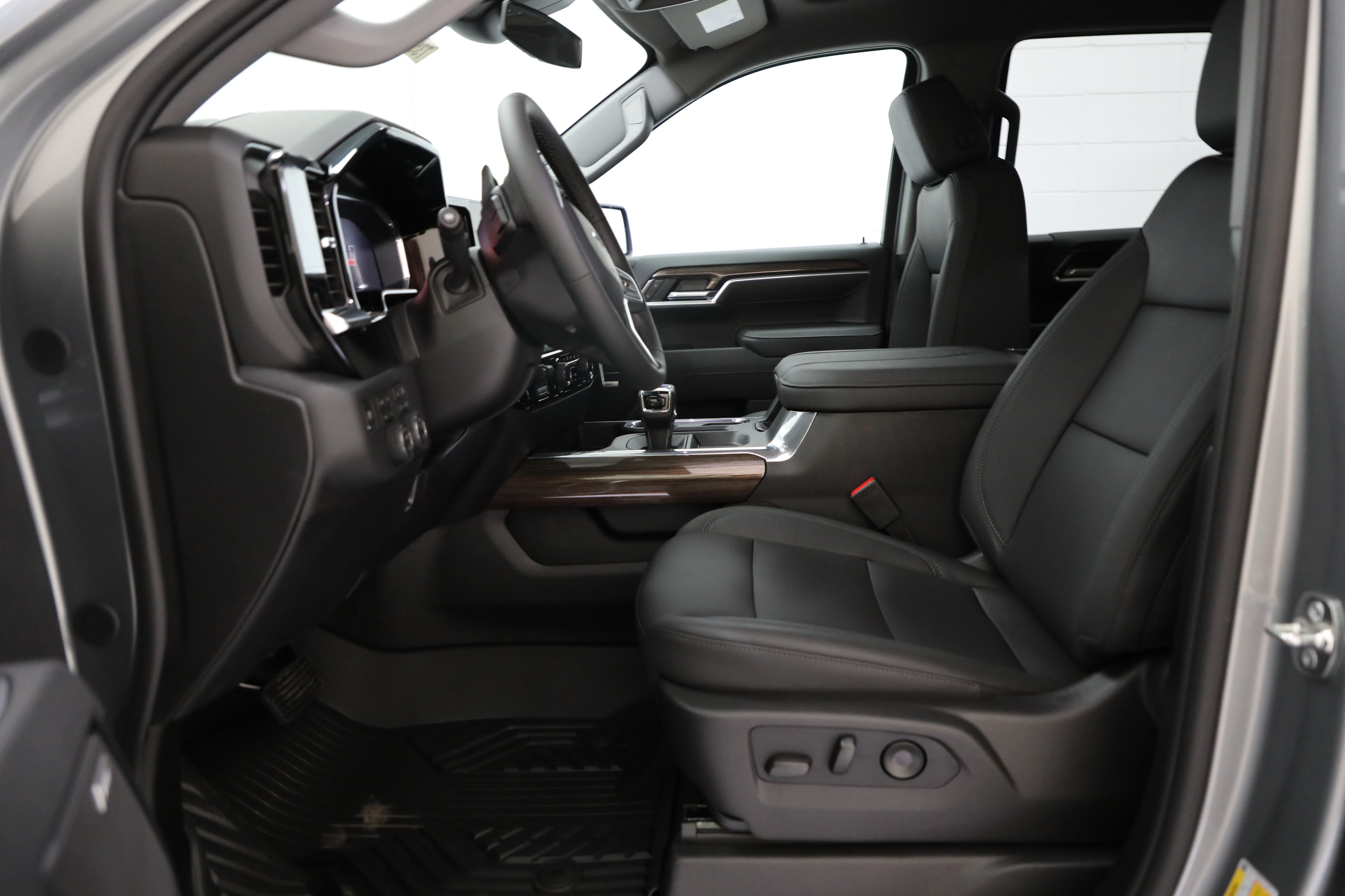 New 2026 Chevrolet Silverado 1500 RST AWD/4WD image 38