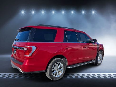 Used 2020 Ford Expedition XLT w/ Equipment Group 202A image 3