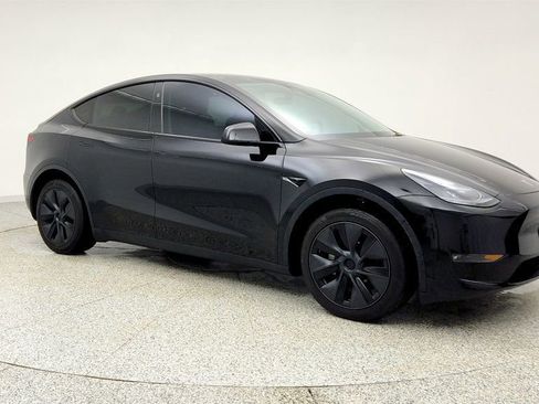 Used 2025 Tesla Model Y Long Range AWD/4WD image 3