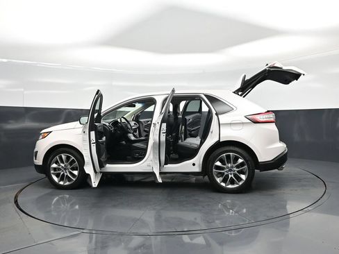 Used 2018 Ford Edge Titanium w/ Equipment Group 302A AWD/4WD image 35