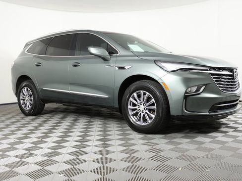 Certified 2022 Buick Enclave Essence image 3