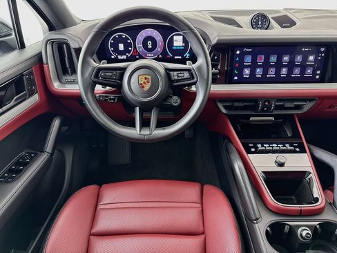 Certified 2024 Porsche Cayenne Coupe AWD/4WD image 25
