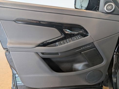 Used 2024 Land Rover Range Rover Evoque Dynamic SE image 11