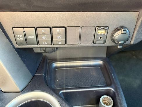 Used 2013 Toyota RAV4 Limited AWD/4WD image 35