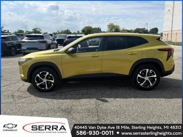 Certified 2024 Chevrolet Trax RS w/ Sunroof Package FWD image 2