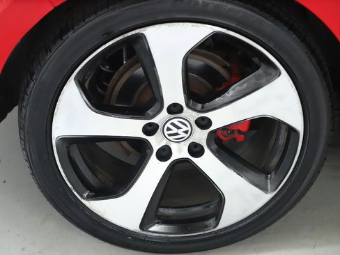 Used 2015 Volkswagen GTI SE image 12