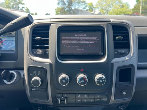Used 2014 RAM 3500 Tradesman w/ Chrome Appearance Group AWD/4WD image 8