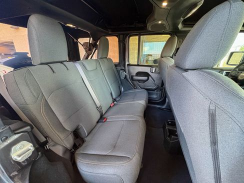 Used 2024 Jeep Wrangler Unlimited Sport AWD/4WD image 28