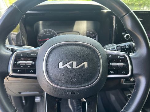 Used 2022 Kia Sorento S FWD image 15