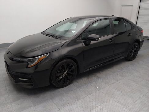 Used 2022 Toyota Corolla SE FWD image 2