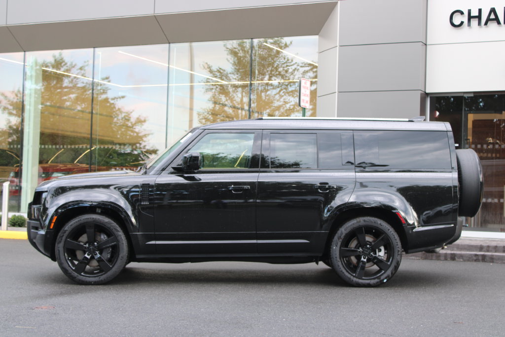 New 2026 Land Rover Defender 130 X-Dynamic SE AWD/4WD image 6