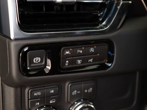 New 2026 GMC Yukon XL Elevation image 10