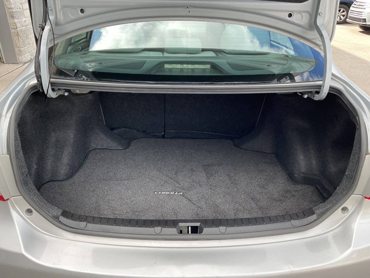 Used 2011 Toyota Corolla LE FWD image 28