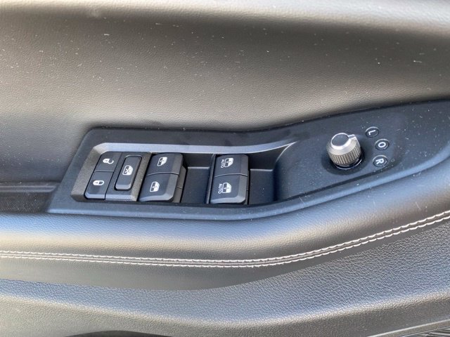 Used 2023 Jeep Grand Cherokee L Laredo AWD/4WD image 29