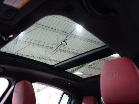 Used 2025 Maserati Grecale Modena image 15