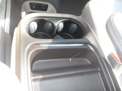 Used 2018 Chrysler Pacifica Touring-L w/ Advanced Safetytec Group image 18