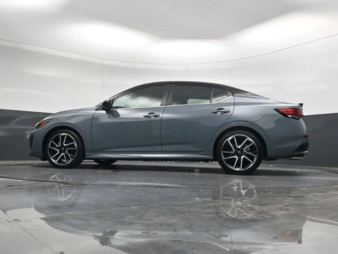 Used 2025 Nissan Sentra SR w/ SR Premium Package FWD image 48