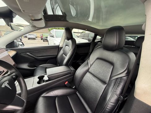 Used 2021 Tesla Model Y Long Range AWD/4WD image 24