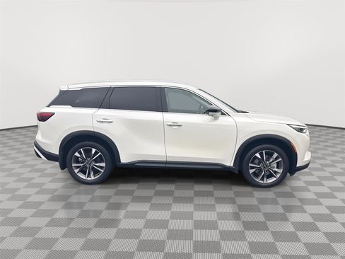Used 2023 INFINITI QX60 Luxe w/ Performance Audio Package FWD image 5