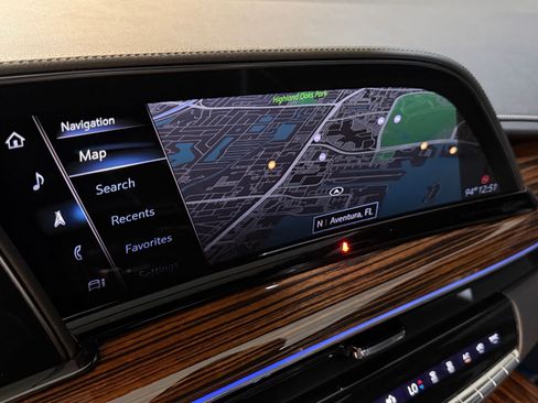 Used 2022 Cadillac Escalade ESV Premium Luxury RWD image 32