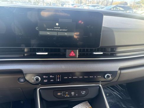 New 2026 Kia Carnival EX image 9