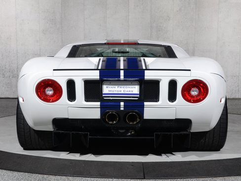 Used 2006 Ford GT RWD image 29
