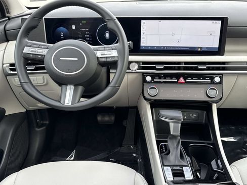 Used 2025 Hyundai Tucson SEL image 2