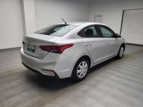 Used 2022 Hyundai Accent SE FWD image 9