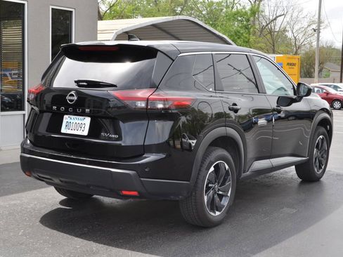 Used 2024 Nissan Rogue SV image 22