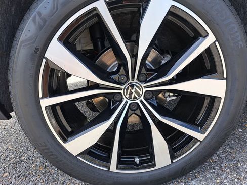 New 2026 Volkswagen Atlas Cross Sport SEL Premium R-Line AWD/4WD image 26